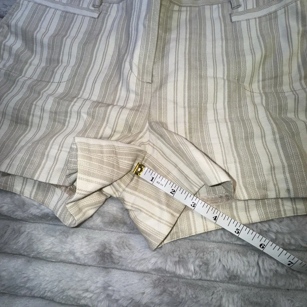 Tory Burch Shorts Sz 8 Beige White Stripe 3